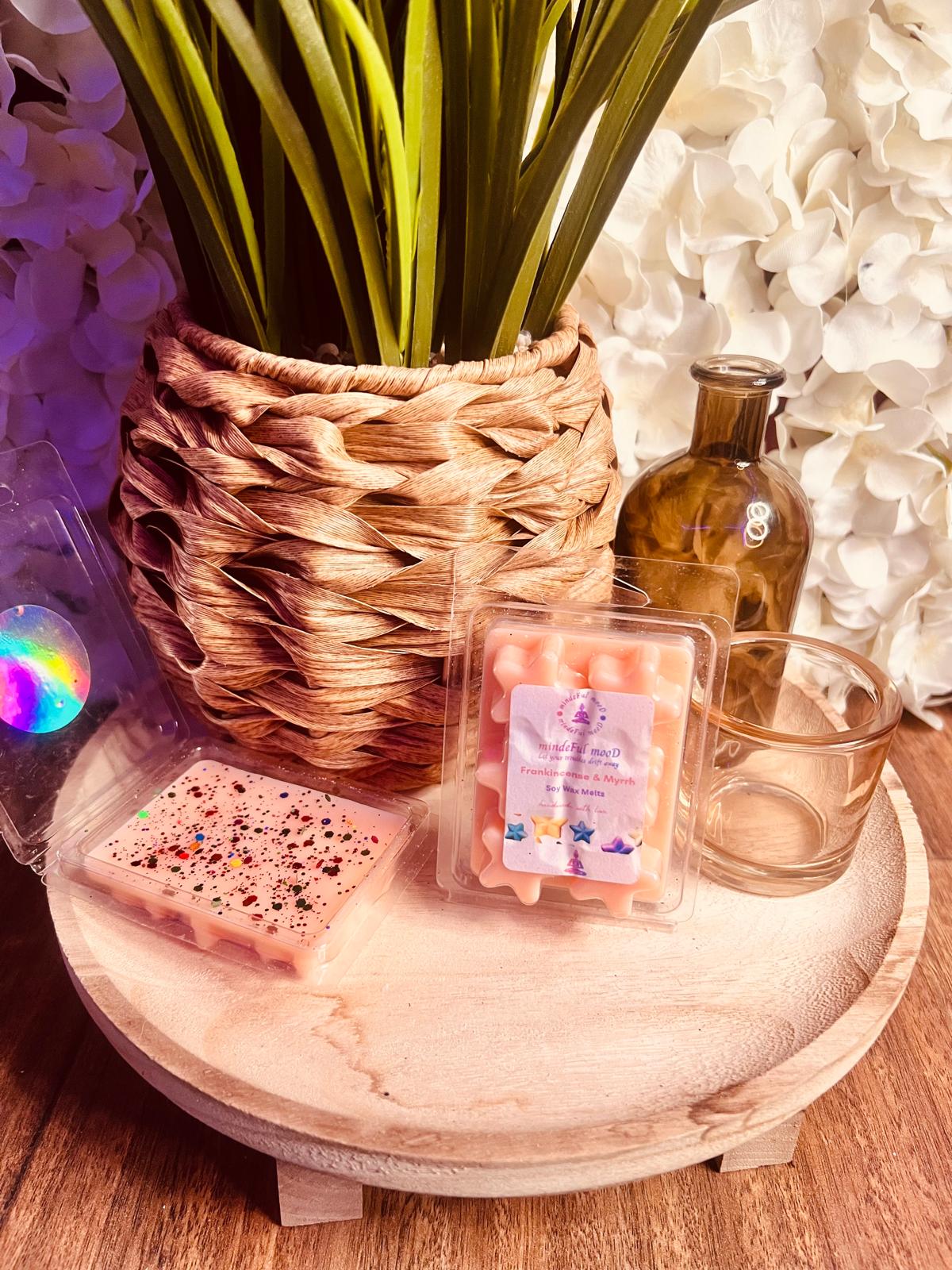 Handmade Frankincense & Myrrh Soy Wax Star Clamshell